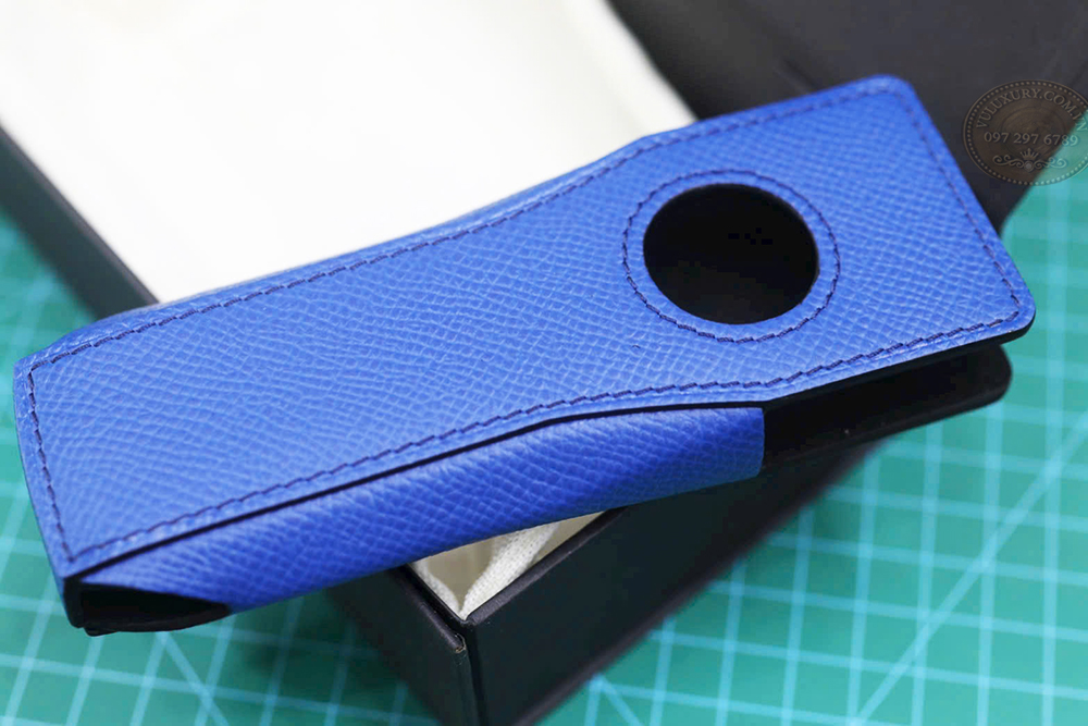 Góc vát tối ưu cơ học trên miệng bao da nắp rút điện thoại XOR