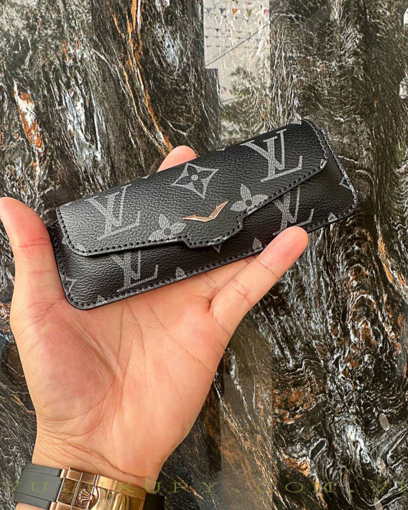 Bao Da Vertu Signature S Mẫu LV Họa Tiết