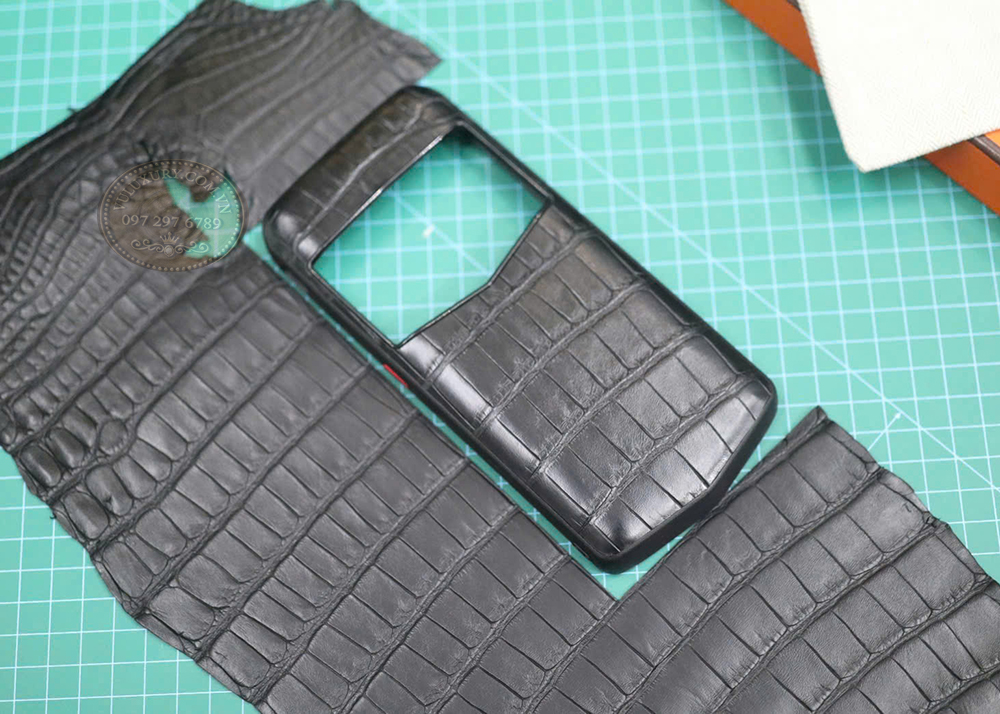 Ốp Lưng Vertu Agent Q Da Cá Sấu Alligator Đen | Đẳng Cấp Thượng Lưu Ốp Lưng Vertu Agent Q Da Cá Sấu Alligator Đen | Đẳng Cấp Thượng Lưu
