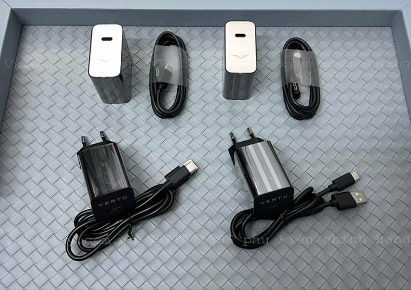 Giá của sạc MetaVertu chính hãng bao nhiêu tiền? Mua sạc MetaVertu Chính Hãng ở đâu?