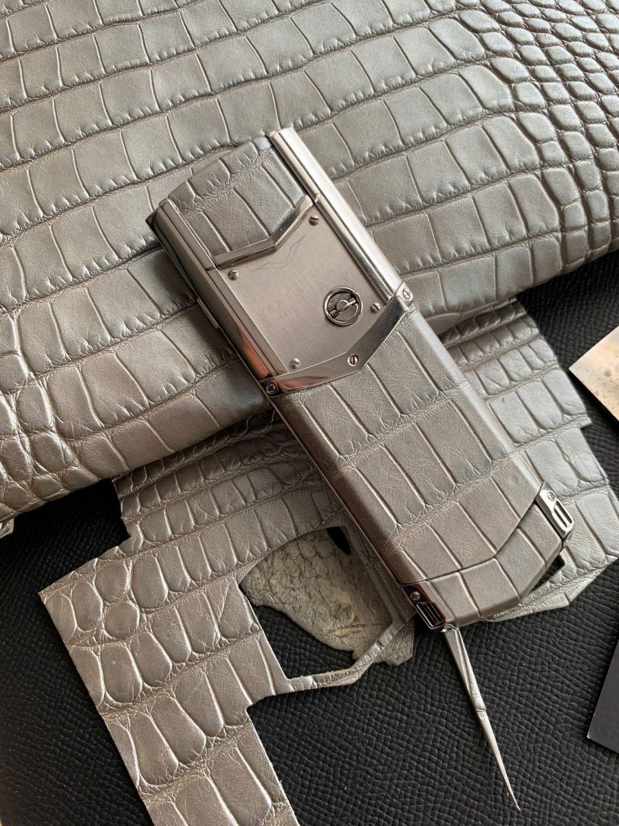 thay da vertu signature s da cá sấu xám