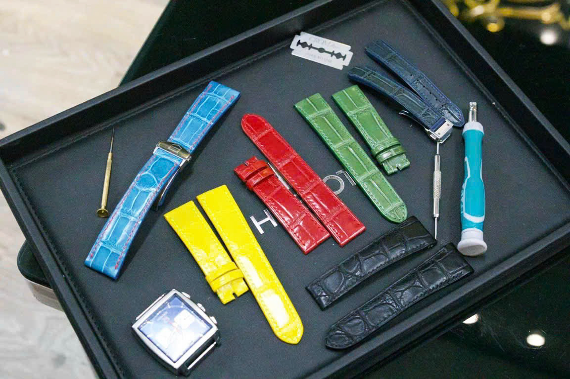 Thay dây đồng hồ Hublot với nhiều tùy chọn màu sắc và chất liệu.