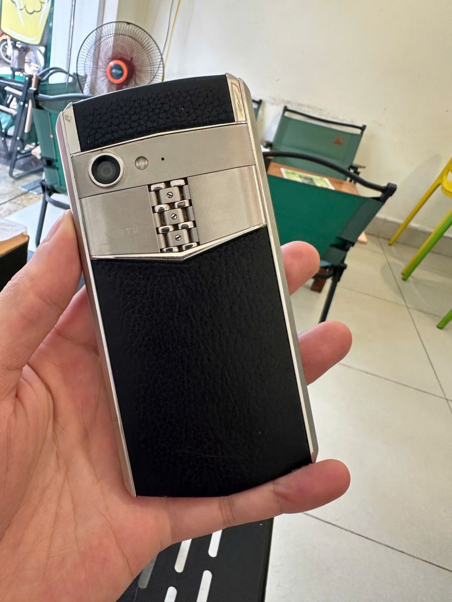 Xóa sạch dữ liệu cá nhân bảo mật 100% khi thu mua máy Vertu