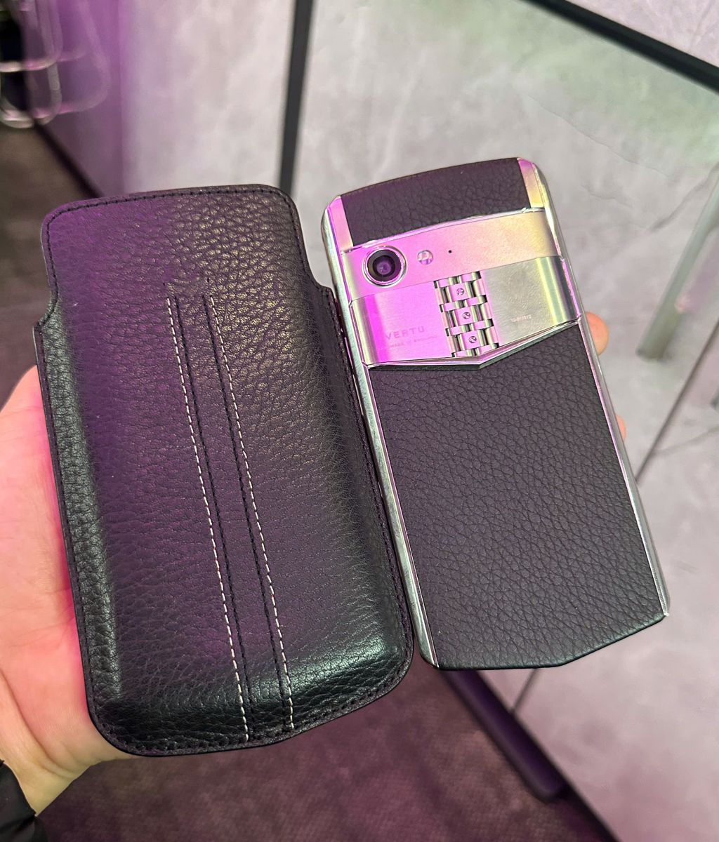 Giao dịch thu mua Vertu tận nơi cho khách hàng tại Sài Gòn và Đà Nẵng