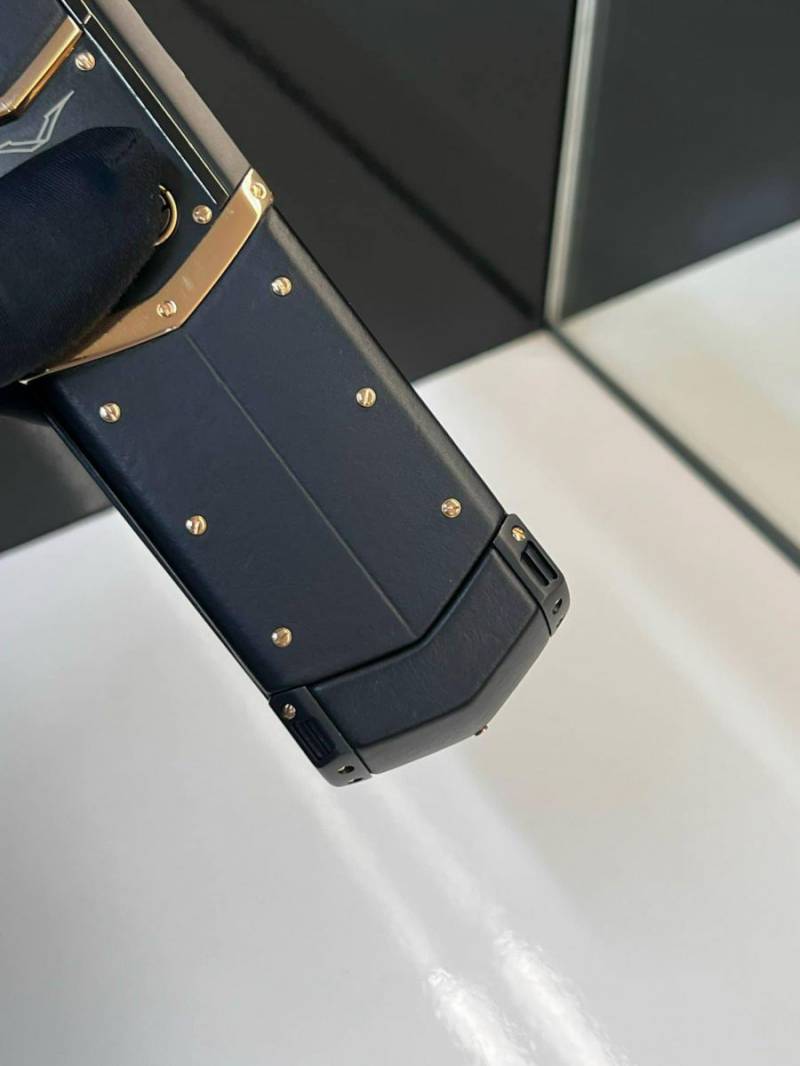 điện thoại vertu chính hãng signature s pure black điểm vàng khối 18K -06