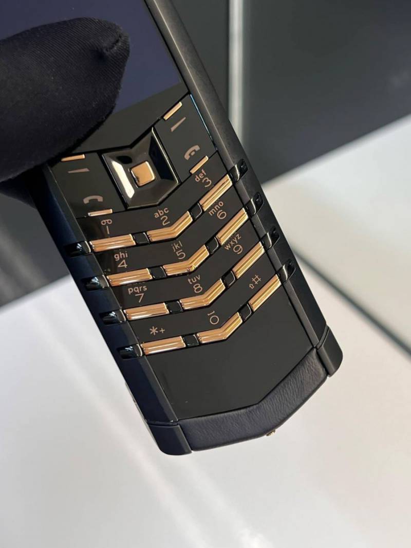 điện thoại vertu chính hãng signature s pure black điểm vàng khối 18K -04
