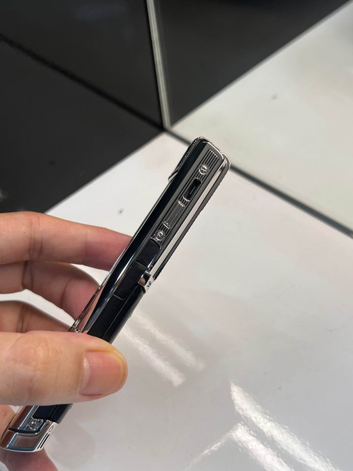 điện thoại vertu chính hãng vertu signature s diamond skin alligator - 06