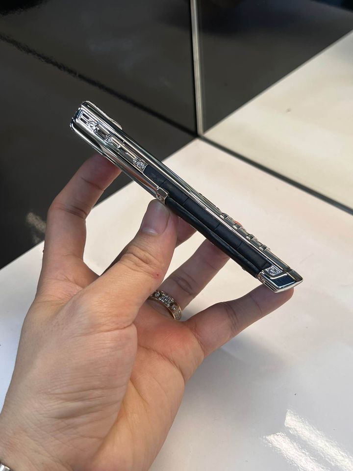 điện thoại vertu chính hãng vertu signature s diamond skin alligator - 07