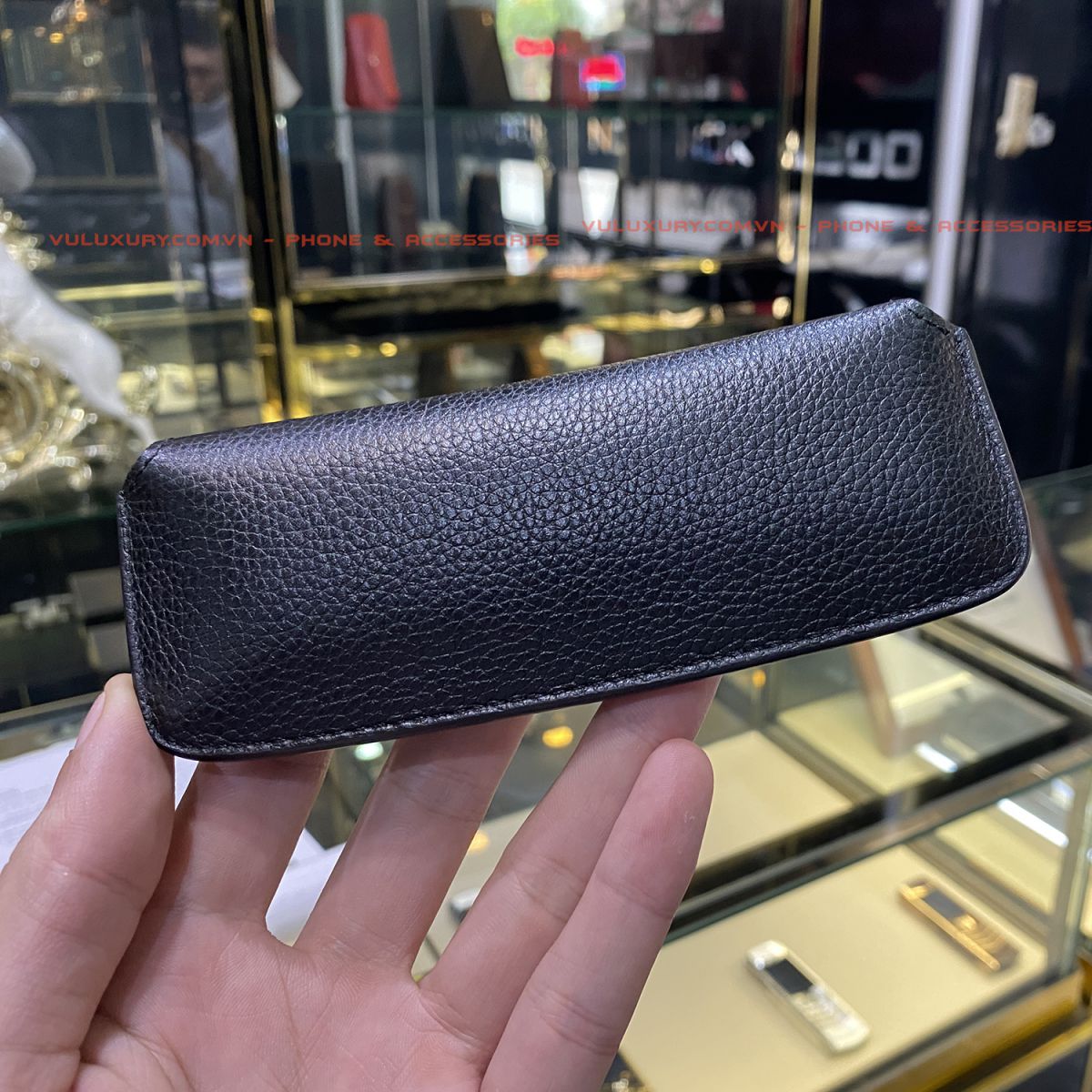 Thiết kế nắp ngang, bảo vệ điện thoại XOR, phụ kiện XOR chính hãng. Thiết kế nắp ngang, bảo vệ điện thoại XOR, phụ kiện XOR chính hãng.