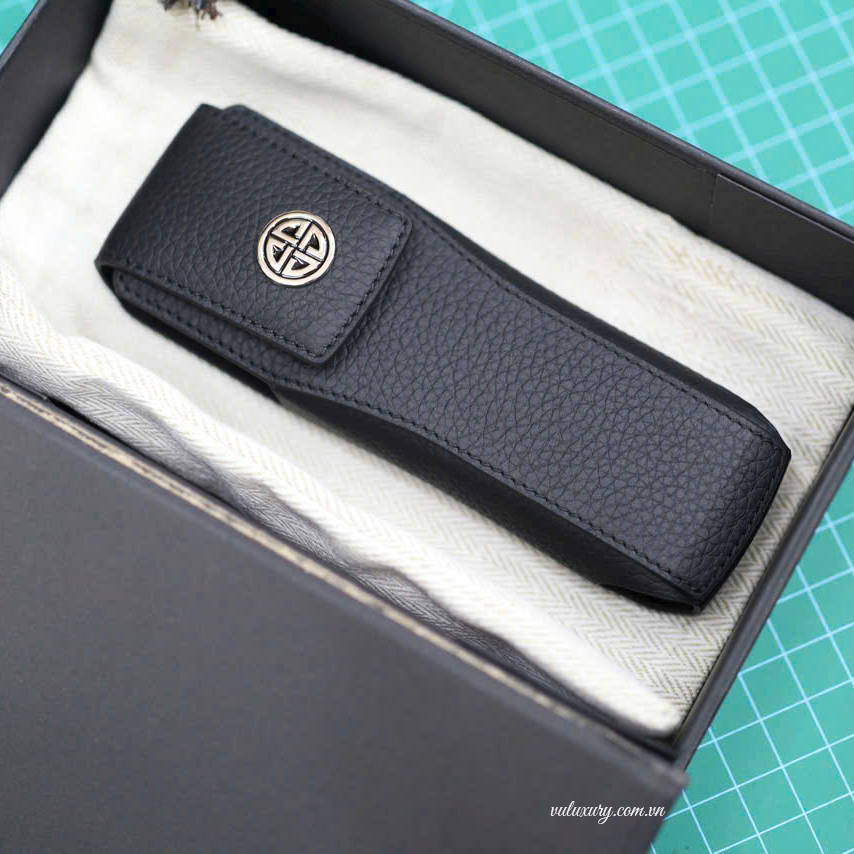 Điểm nhấn làm nên đẳng cấp của bao da XOR chính là chất liệu da bê nhập khẩu từ Pháp Điểm nhấn làm nên đẳng cấp của bao da XOR chính là chất liệu da bê nhập khẩu từ Pháp