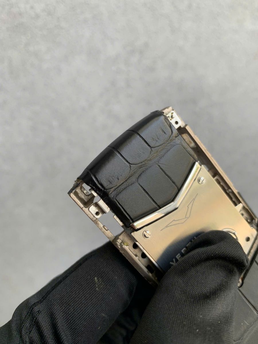 thay da vertu signature s da cá sấu đen thay da vertu signature s da cá sấu đen